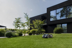 AUTOMOWER 405XE NERA - 600m2, sklon až 30%, GPS,GSM, Automower® Connect, (10)