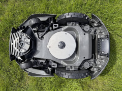 AUTOMOWER 305E NERA - 600m2, Bluetooth®, Wi-Fi - se sadou EPOS Direct (11)