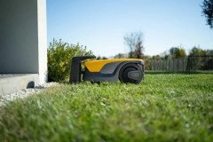 A  25V Vista+GPS-RTK robotická sekačka - 2500m2, sklon až 45%, Bluetooth + data na 10 roky ZDARMA (9)