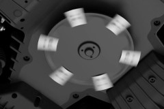 LUBA mini AWD 1500 LiDAR+Vision+RTK robotická sekačka - 1500m2, sklon až 80%, Wifi/Bluetooth/4G + Data na 3 roky ZDARMA (27)